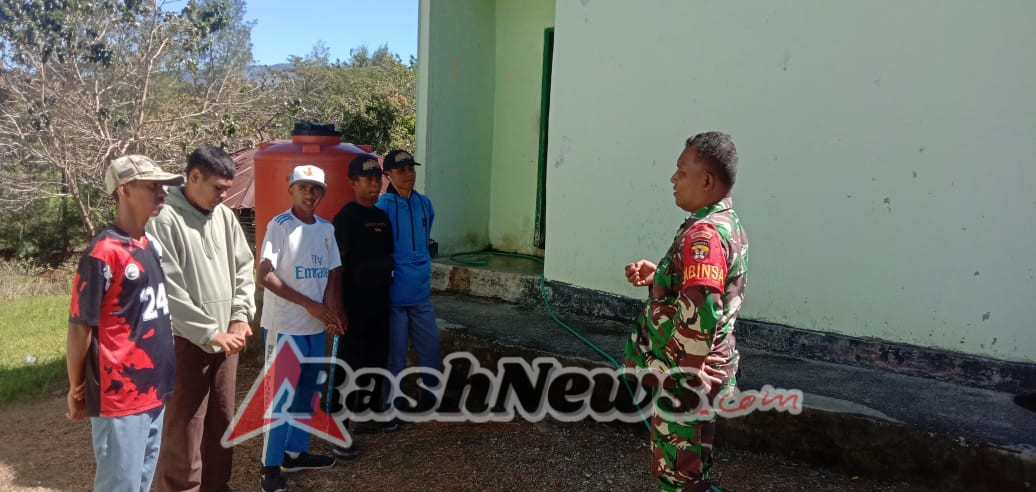 Babinsa Koramil 1618-02/Miobar Ajak Pemuda Desa Eban Jauhi Kenakalan Remaja dan Jaga Keamanan Desa