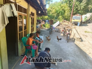 Tingkatkan Sinergi TNI dan Rakyat, Babinsa Kodim 1602/Ende Pantau Situasi Desa Binaan