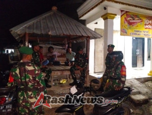 Tim Patroli Koramil 1608-03/Sape Sasar Tongkrongan Pemuda dan Pelabuhan PT ASDP