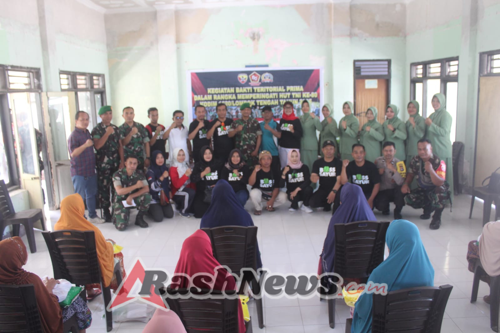 Peringati HUT ke-80, TNI Gelar Aksi Sosial Bagi Sembako dan Edukasi Gizi Seimbang
