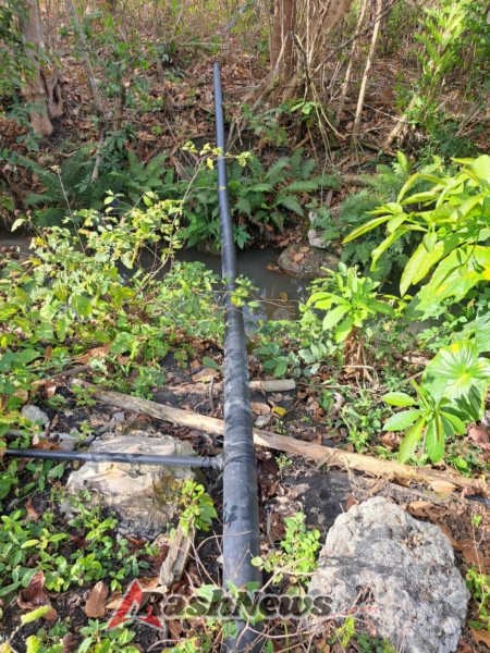 Wujud Kepedulian, Babinsa Koramil 01/Lewa Bantu Atasi Masalah Air Bersih