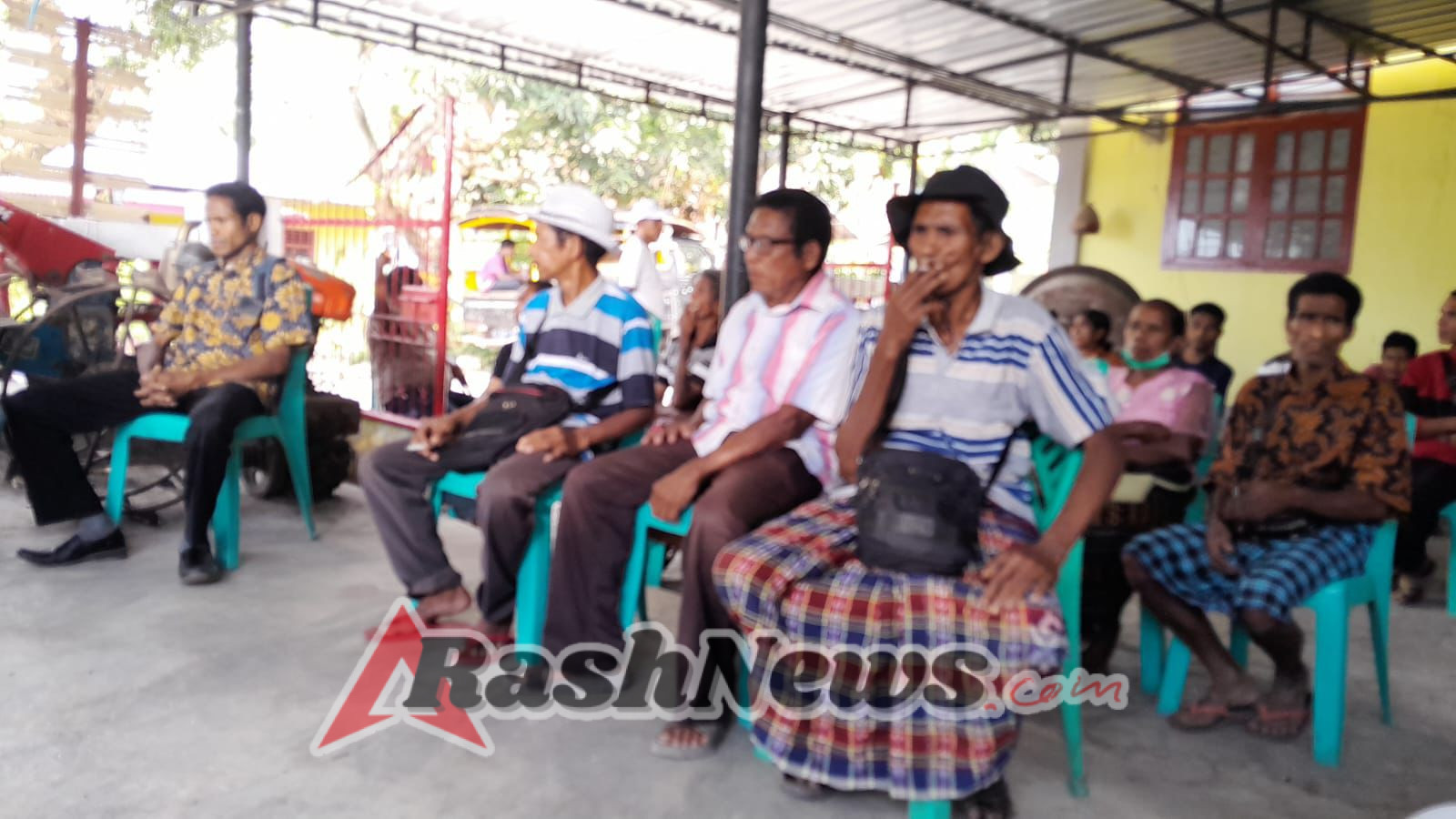 Babinsa Dampingi Penyelesaian Kasus Perselingkuhan dengan Denda Adat