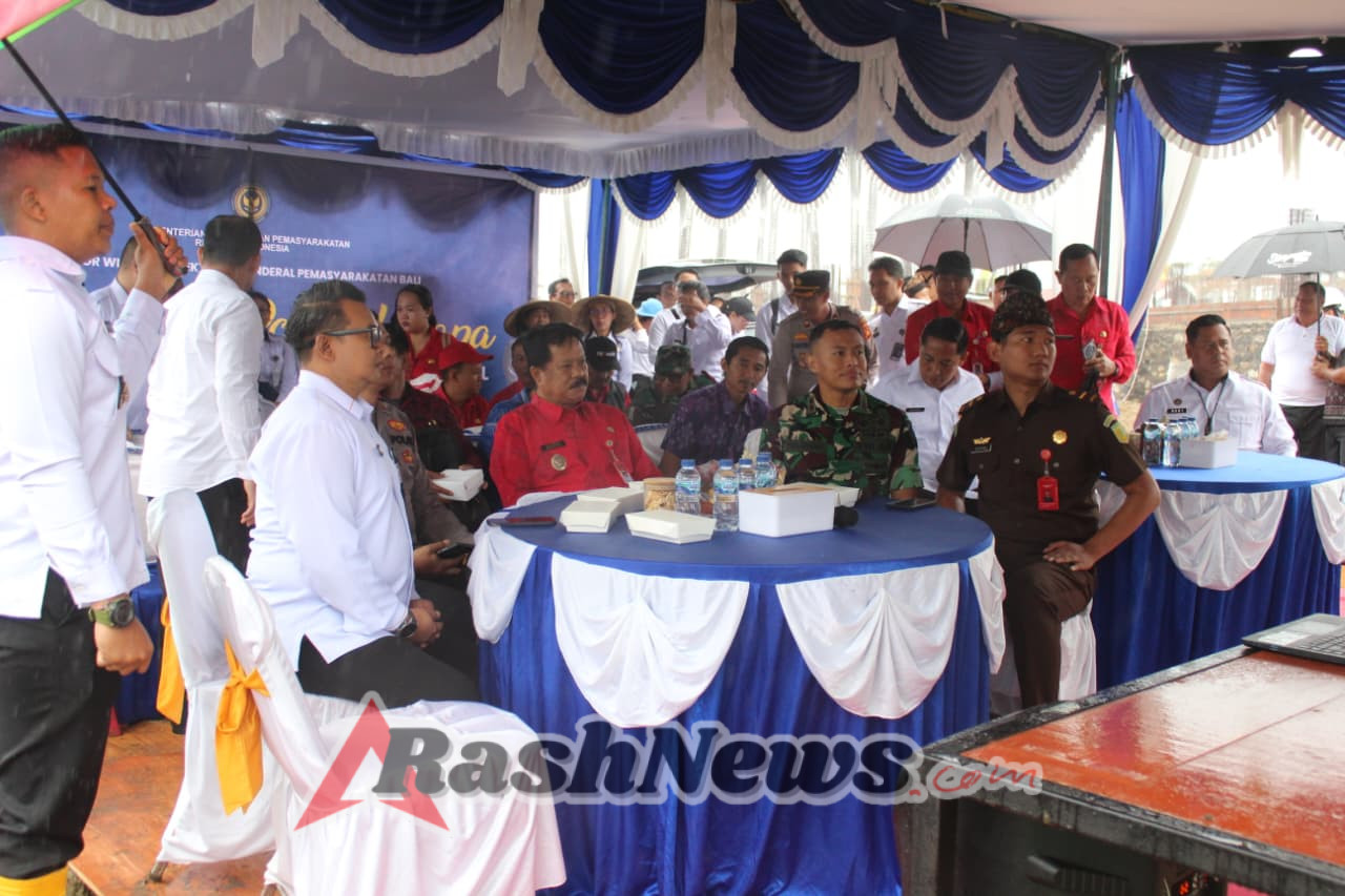 TNI dan Pemerintah Bersinergi dalam Meningkatkan Ketahanan Pangan melalui Penanaman Pohon Kelapa