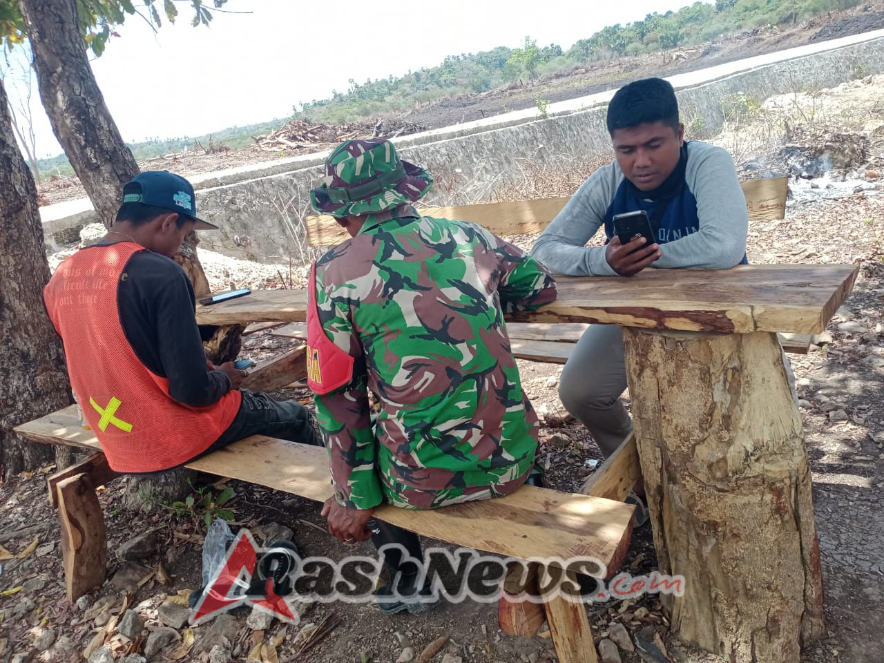 TNI Hadir Kawal Pembangunan Kawasan Industri Garam di Perbatasan Rote Ndao
