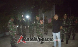 Petugas Patroli Koramil Dorong Pedagang dan Warga Jaga Ketertiban dan Keamanan Lingkungan