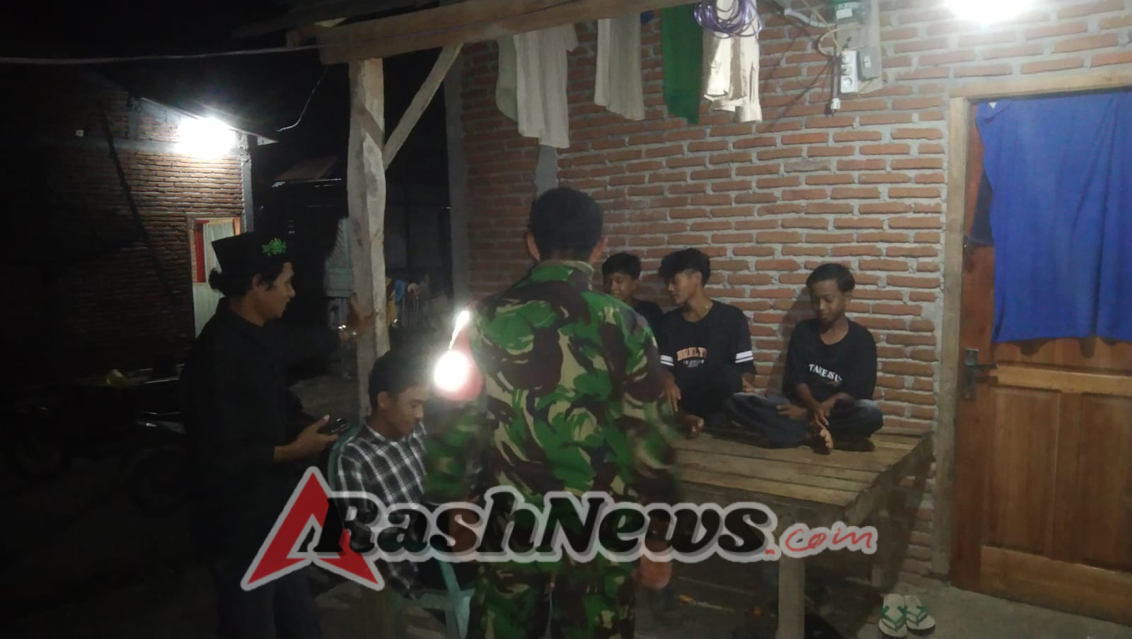 Patroli Malam di Sawe, Warga Rasakan Aman dan Nyaman