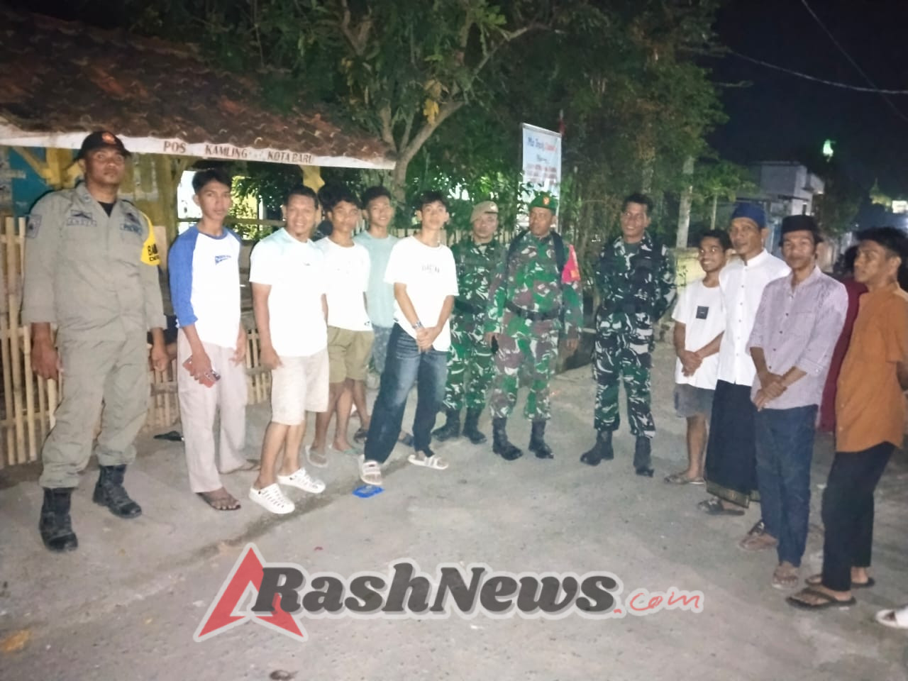 Koramil 1608-02/Bolo Sukses Tutup Kegiatan Siskamling dengan Kondusif dan Lancar