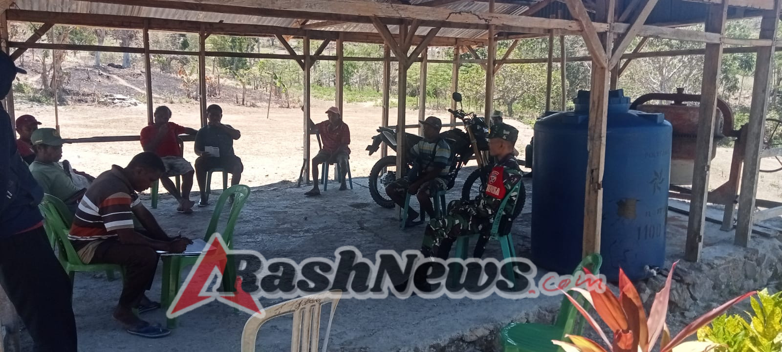 Babinsa Koptu Ketut Robin Suardana Hadir di Tengah Masyarakat Desa Biloe