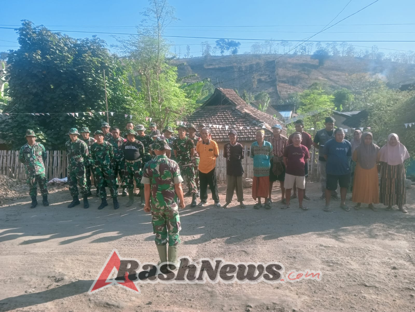 Babinsa Punti Respon Cepat Keluhan Warga dengan Perbaikan Jalan