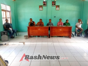 Babinsa Hadiri Rapat Persiapan Pembangunan Desa Teba Timur Tahun 2025