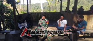 Babinsa Koramil Detusoko Perkuat Hubungan dengan Masyarakat Desa Nggubelaka