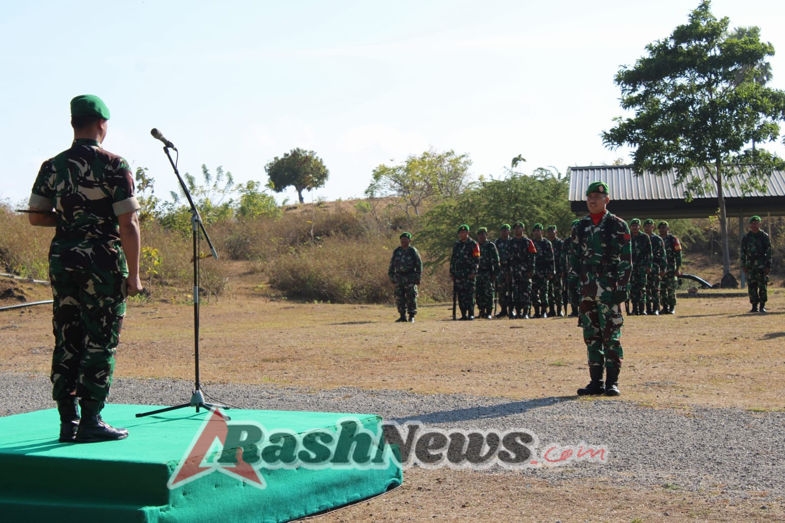 Upacara Kodim 1627/Rote: Dandim Apresiasi Peran Babinsa Jaga Kamtibmas di Obyek Vital