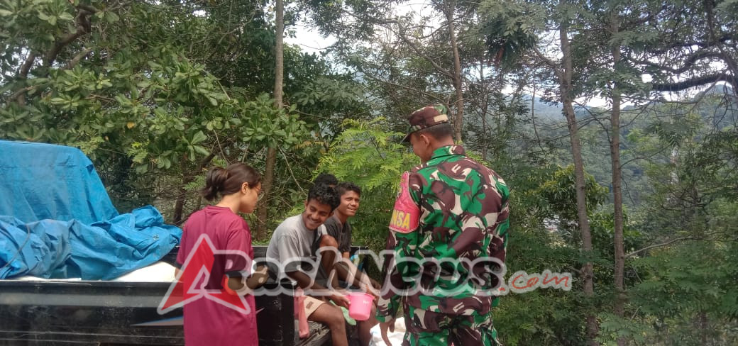 Wujudkan Rasa Aman, Babinsa Ende Laksanakan Pamwil dan Komsos Bersama Masyarakat Koanara