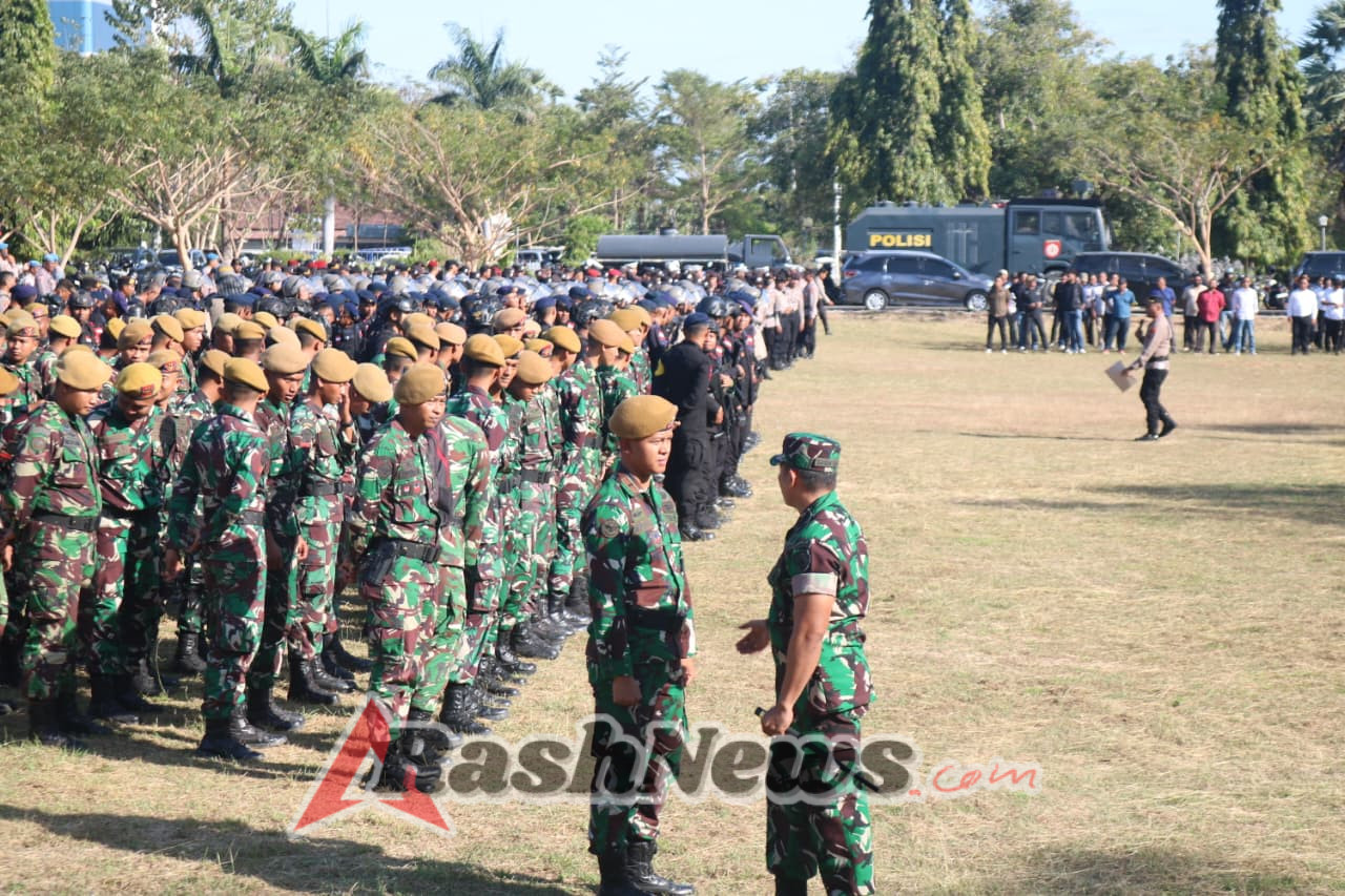 Apel Kesiapsiagaan Gabungan TNI-Polri Aman Lancar di Kupang