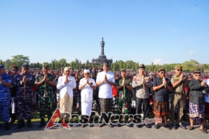 Pangdam IX/Udayana Hadiri Gelar Agung Pecalang, Dorong Sinergi Kearifan Lokal dan Aparat Keamanan