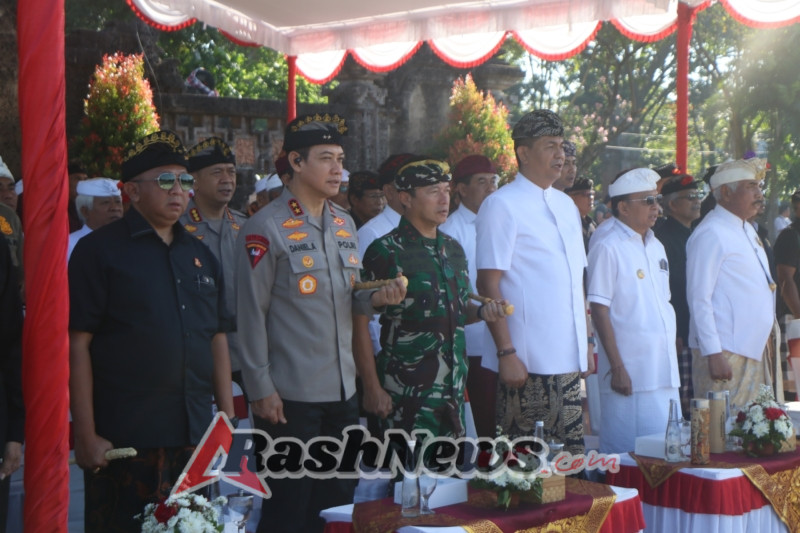 *Kapolda Bali Hadiri Apel Gelar Agung Pecalang Bali, Tegaskan Komitmen Jaga Keamanan dan Ketertiban