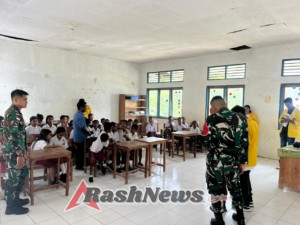 Perkuat Kecintaan Pada Tanah Air, Pos Auren Satgas Yonif 741/GN Bersama Mahasiswa KKN Tanamkan Wawasan Kebangsaan di Sekolah Perbatasan