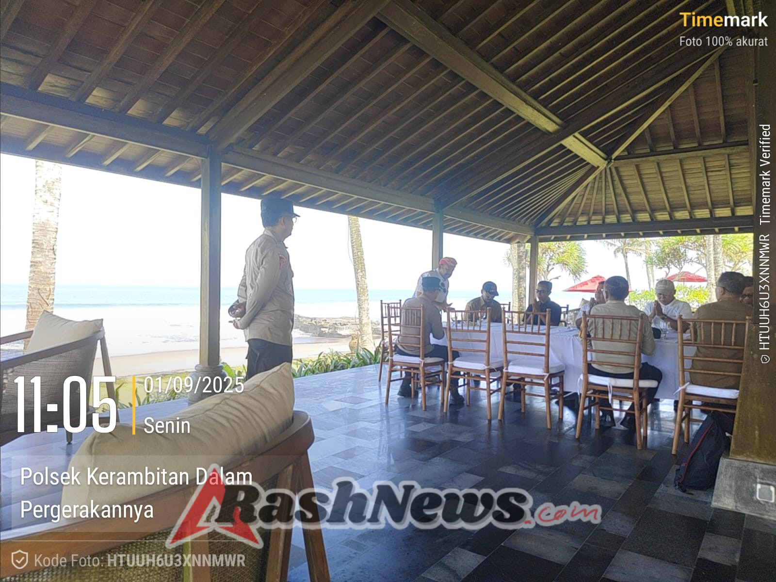 Wakapolsek Kerambitan Hadiri Peresmian Papan Peringatan dan kegiatan Diskusi Bersama terkait menjaga keamanan di Pantai Pasut.