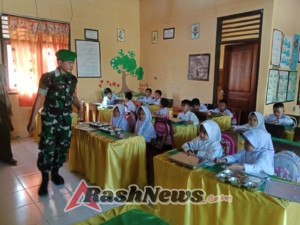 Ribuan Paket MBG Dibagikan untuk Siswa dan Ibu Hamil, Koramil 1608-03/Sape Turut Mendampingi