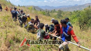 Gotong Royong Warnai Pengerjaan Pipanisasi Kodim 1618/TTU di Perbatasan