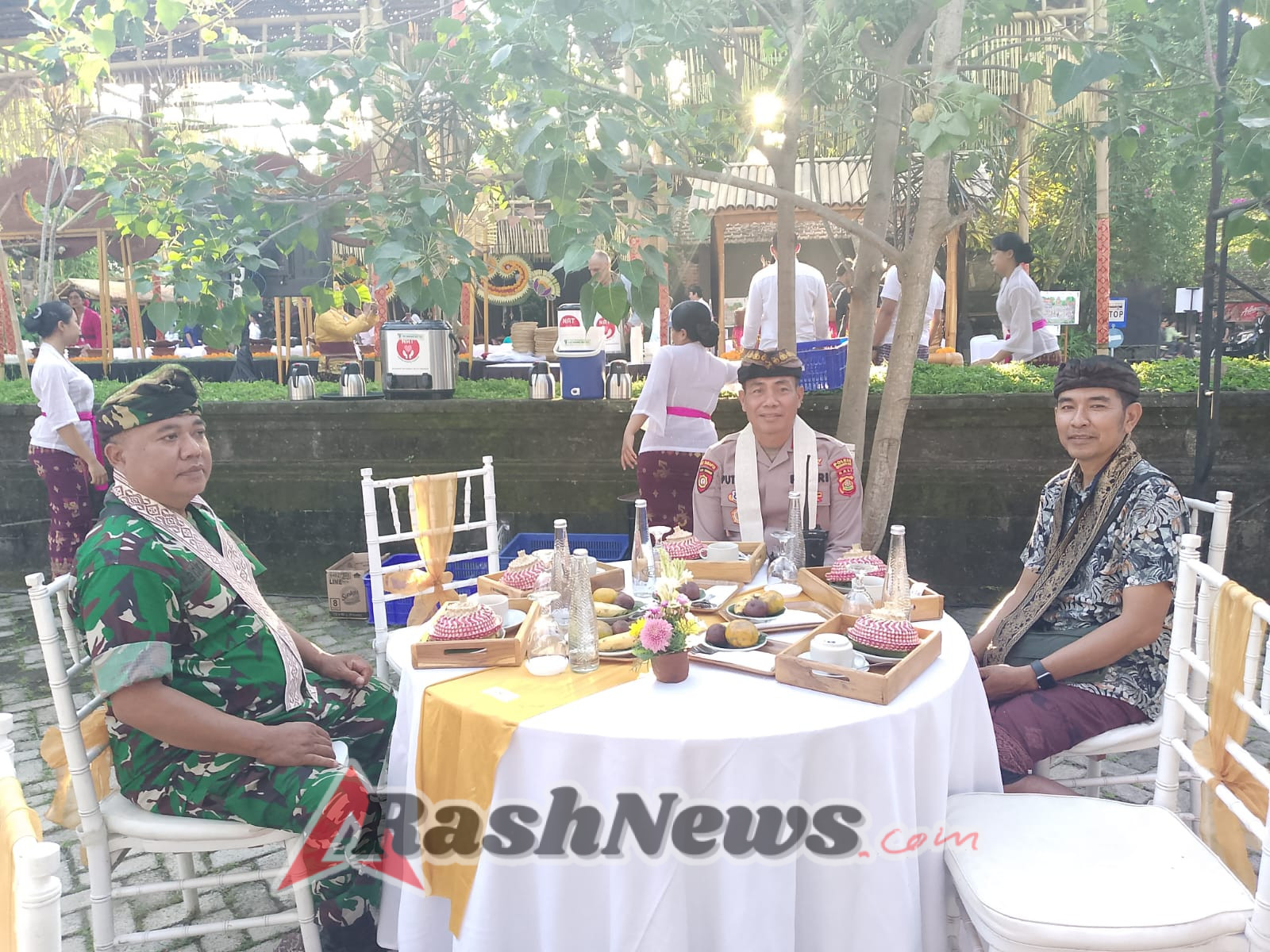 Harmoni Pemajuan Kebudayaan: Babinsa Kedewatan Tegaskan Dukungan TNI pada Seni dan Tradisi