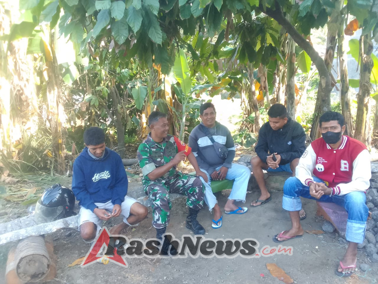 Responsif dan Humanis, Babinsa Kodim 1602/Ende Hadir di Tengah Masyarakat Binaan