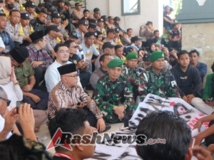 Ratusan Massa Cipayung Demo Kantor Bupati Lotim, Dandim 1615 Turun Langsung Amankan Aksi