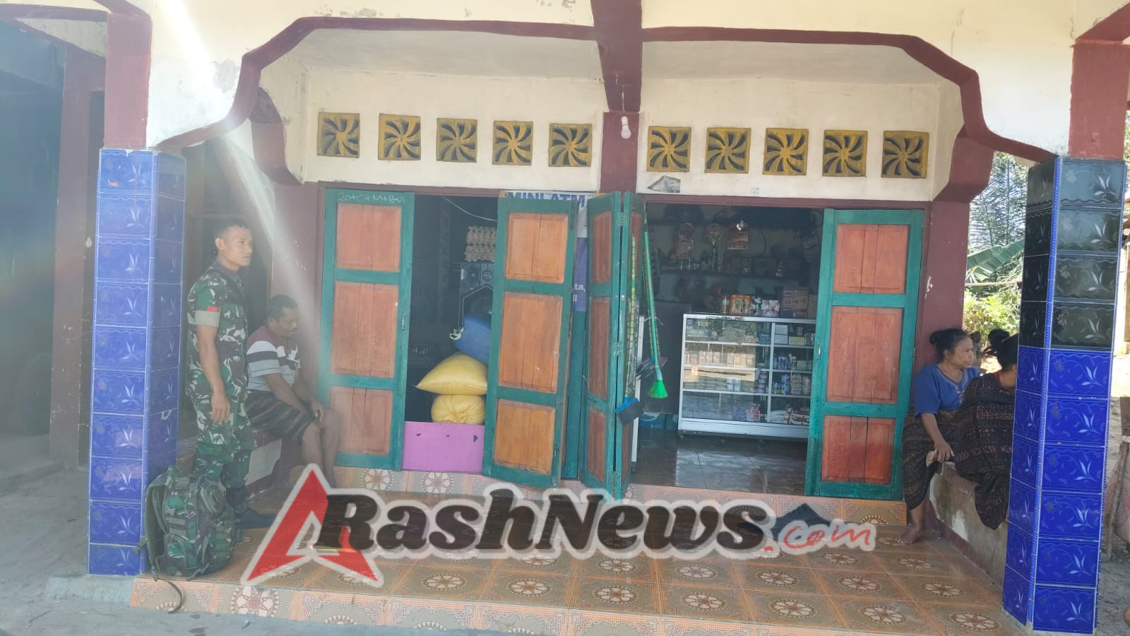 Babinsa Kodim 1602/Ende Aktif Amankan Desa Unggu dengan Pendekatan Komsos