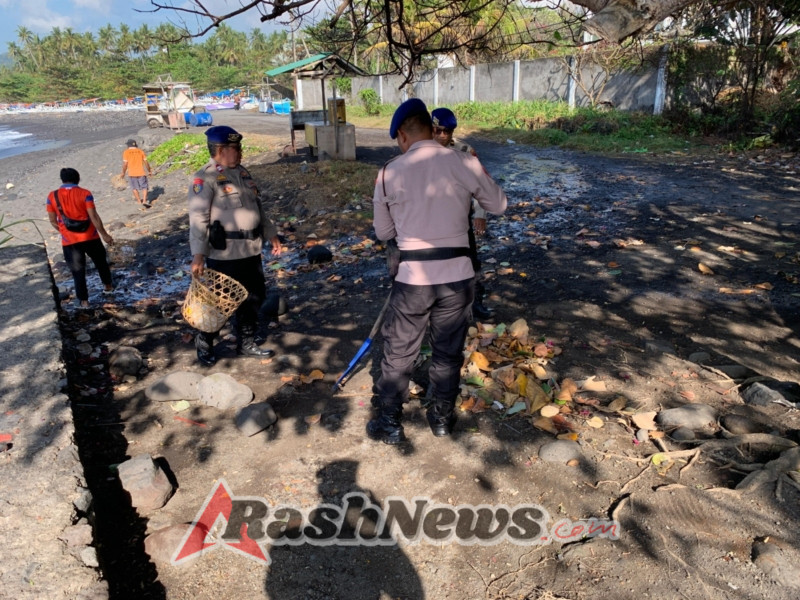 “Sat Polairud dan Balawista Jasri Kompak Bersihkan Pantai, Dukung Wisata Bersih dan Aman