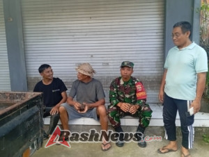 Dekat dengan Rakyat, Babinsa Yangapi Sambangi Warga Metra Tengah dalam Komsos