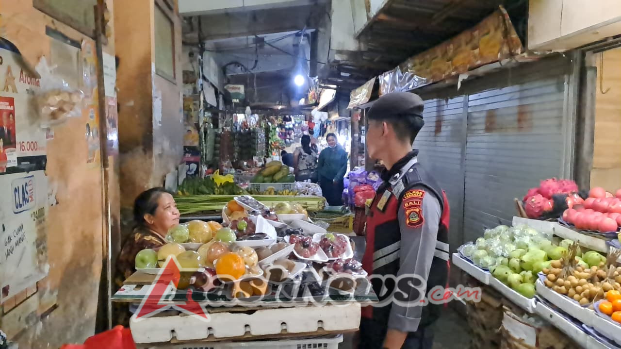 Sat Samapta Polres Tabanan Gelar Patroli Jalan Kaki Kota Presisi, Ciptakan Rasa Aman Masyarakat