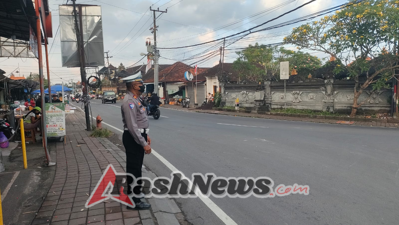 Antisipasi Kepadatan Arus, Polsek Abiansemal Intensifkan Gatur Lalin Di Titik Rawan