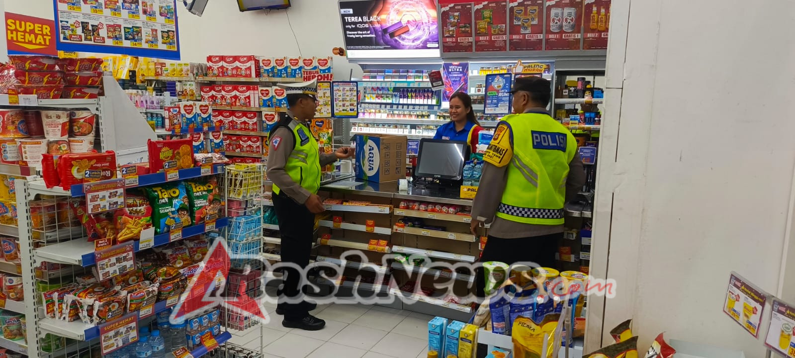 Ciptakan ‘Zero Criminal’, Polsek Selemadeg gelar “Blue Light Patrol” dan beri himbauan