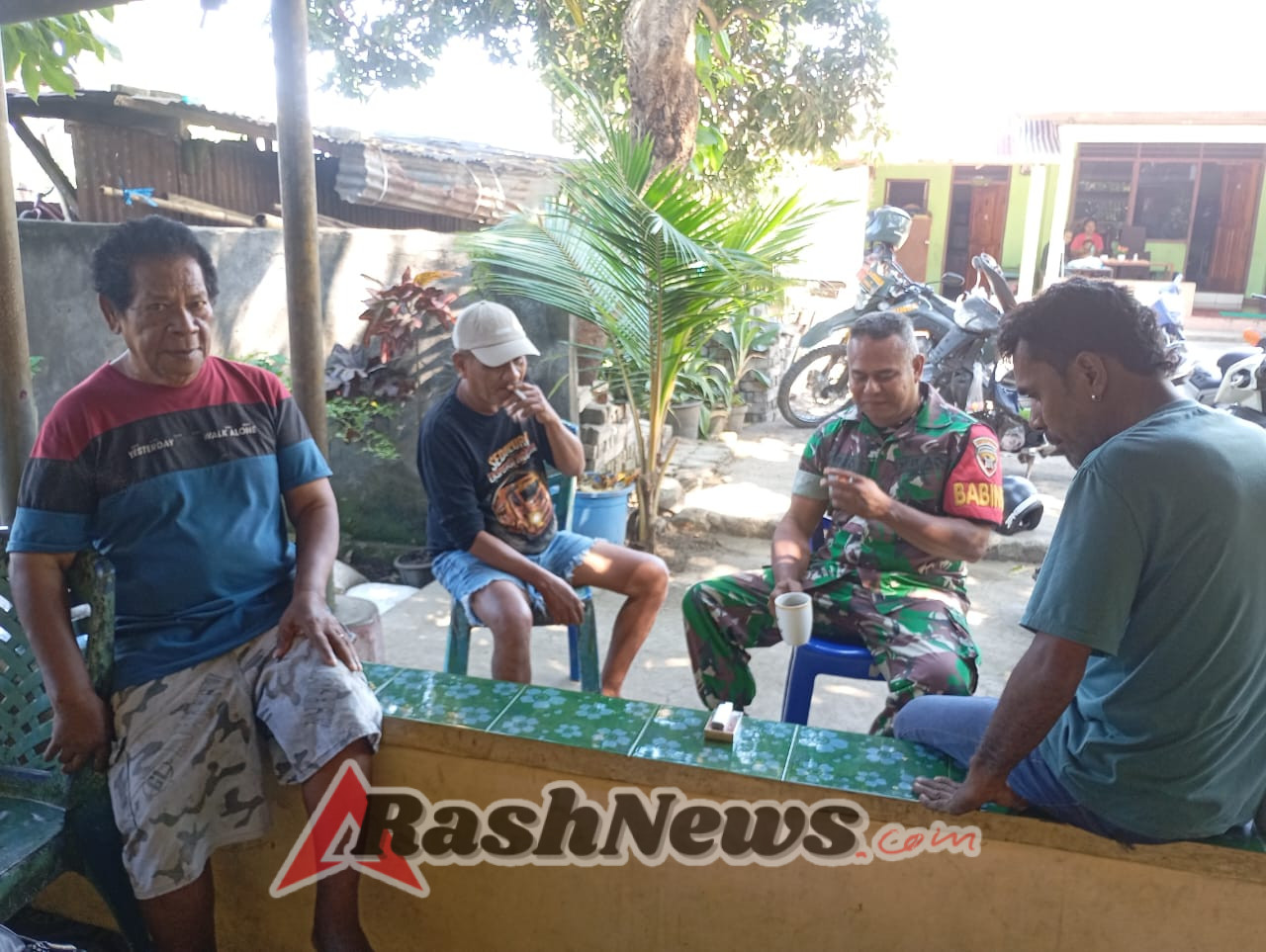 Komsos dan Monitoring Wilayah, Babinsa Ende Hadir Dekat dengan Masyarakat