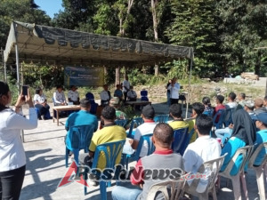 Penanaman Anakan Bambu di Rewarangga, Babinsa Tunjukkan Kepedulian terhadap Lingkungan