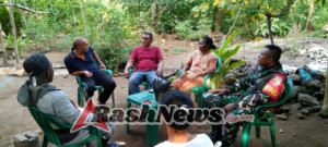 Babinsa Koramil 1624-01/Larantuka Berupaya Meningkatkan Keamanan dan Ketertiban di Wilayah Binaan