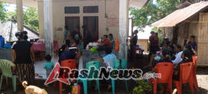 Babinsa Sertu Yakobus Bona Dampingi Pemeriksaan Kesehatan dan Pemberian Makanan Tambahan bagi Bayi dan Balita