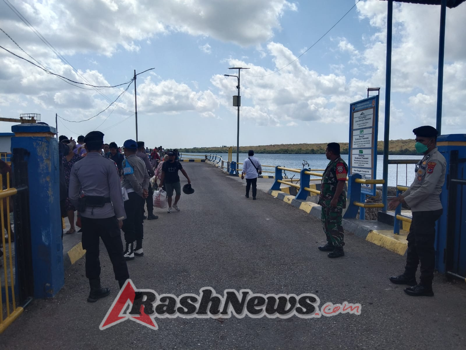 Koramil 1627-02/Pantai Baru Pastikan Aktivitas Pelabuhan Fery Berjalan Lancar