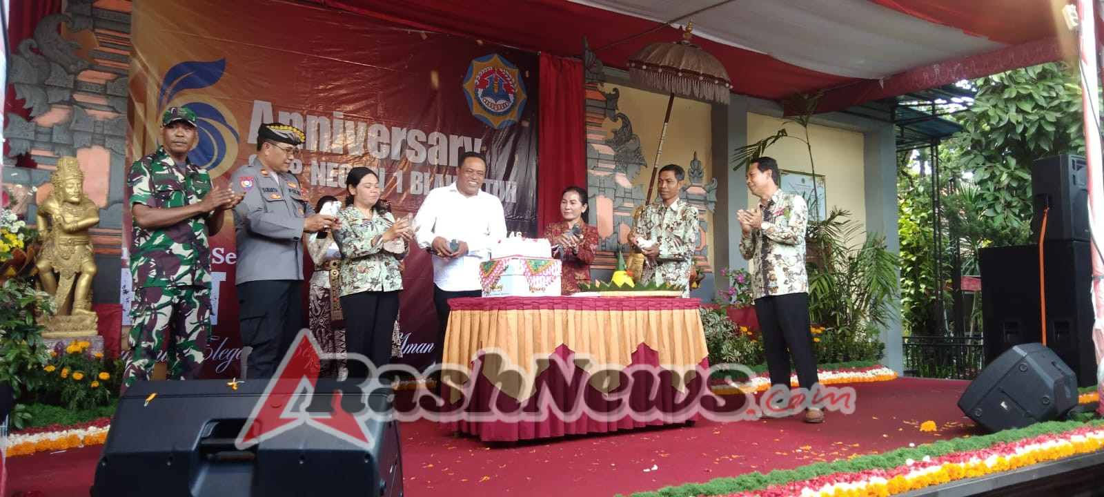 Kehadiran Babinsa Jadi Motivasi Generasi Muda di HUT ke-46 SMPN 1 Blahbatuh