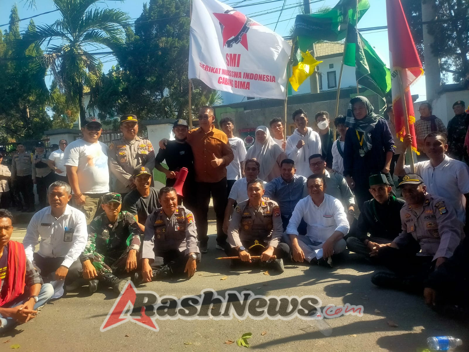 Sinergi TNI-Polri dan Masyarakat, Unjuk Rasa di Kota Bima Berakhir Damai dan Lancar