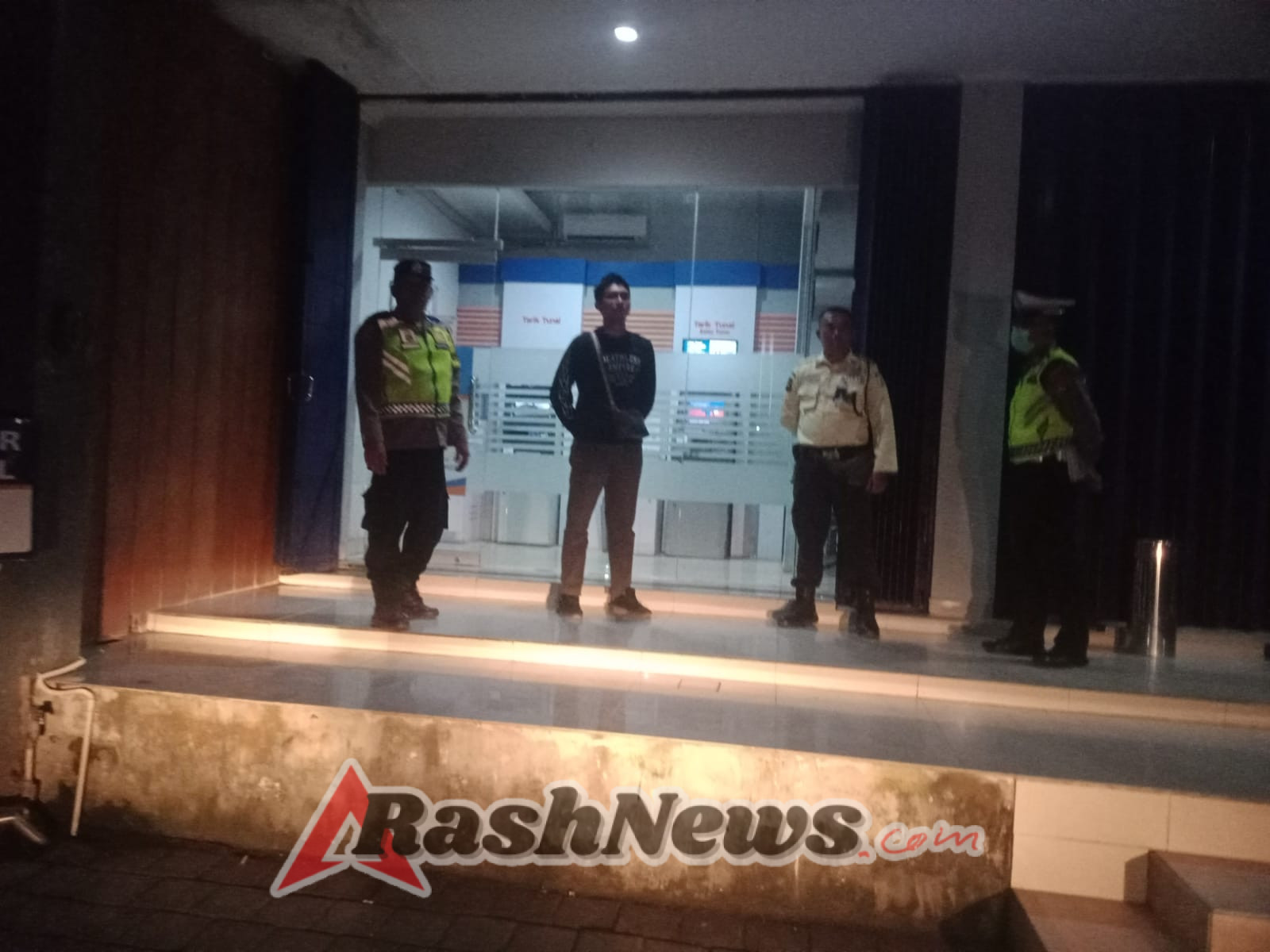 Cegah Kejahatan Konvesional, Polsek Selemadeg gencarkan Patroli Blue Light