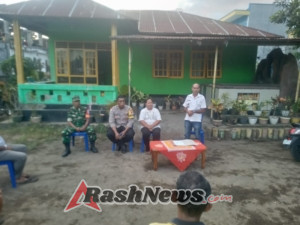 Babinsa Koramil Ende Lakukan Pengawasan dan Komunikasi Aktif di Wilayah Binaan