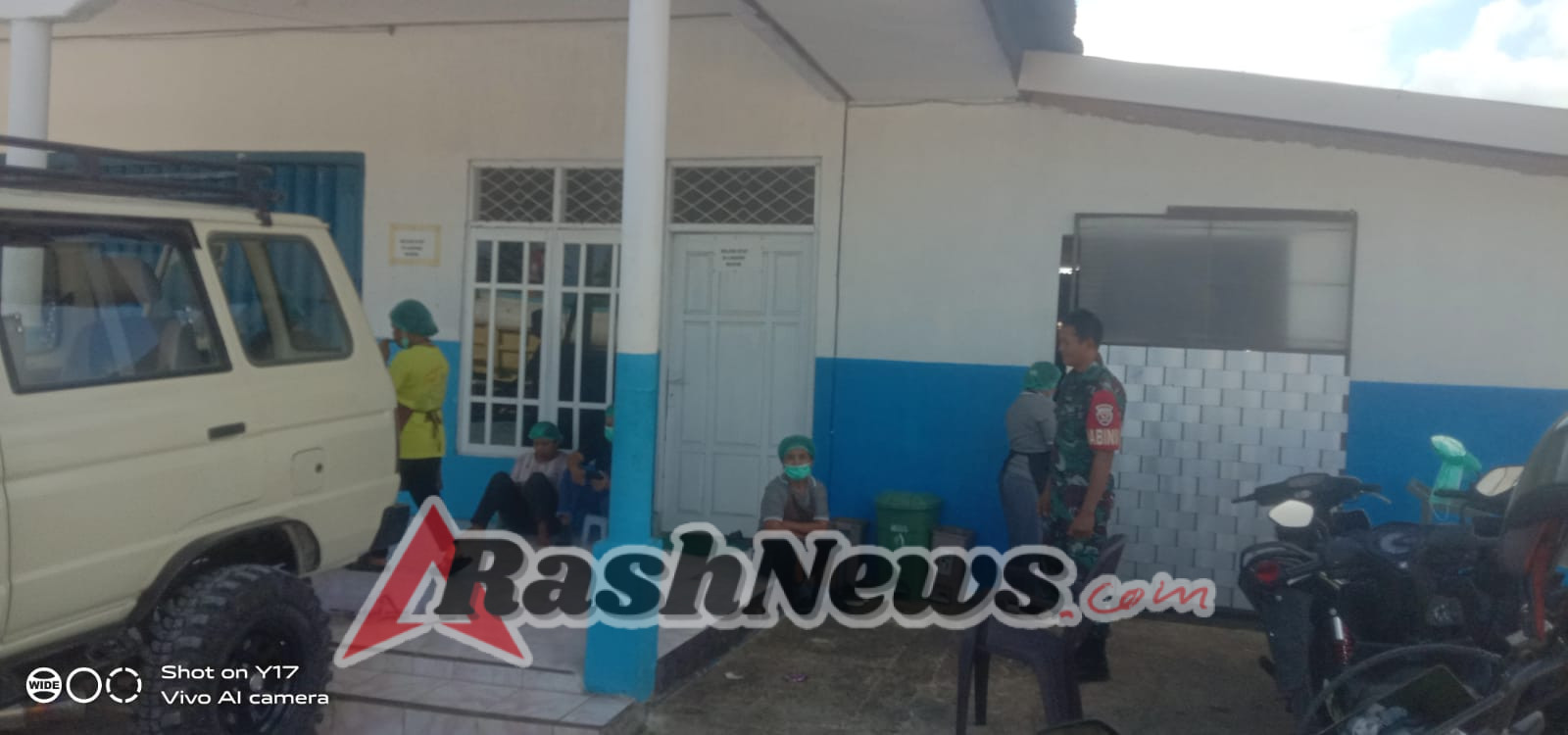 Babinsa TNI Terlibat Langsung dalam Distribusi Makanan Bergizi di Rote Ndao