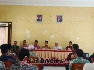 Babinsa Desa Ongko Hadiri Rapat Persiapan Peringatan Maulid Nabi Muhammad SAW 1447 H di Kecamatan Empang