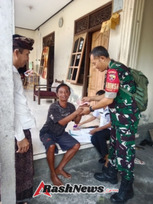 BLT DD Cair, Babinsa Satra Harap Warga Penerima Manfaatkan Dengan Baik