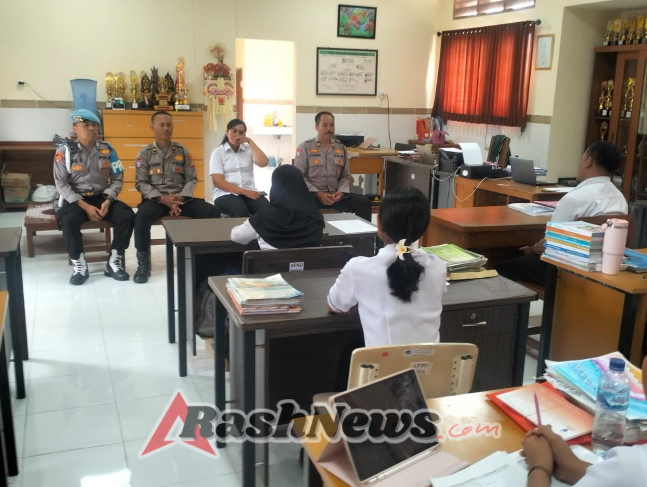 Bangun Sinergi dengan Dunia Pendidikan, Jumat Curhat Polres Badung di SDN 4 Sading