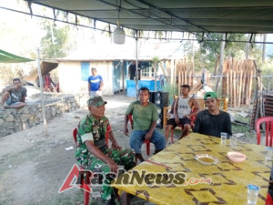 Babinsa Sertu Denis Fernandes Ajak Warga Desa Nuanaga Waspadai Kondisi KamtibmasBabinsa Sertu Denis Fernandes Ajak Warga Desa Nuanaga Waspadai Kondisi Kamtibmas