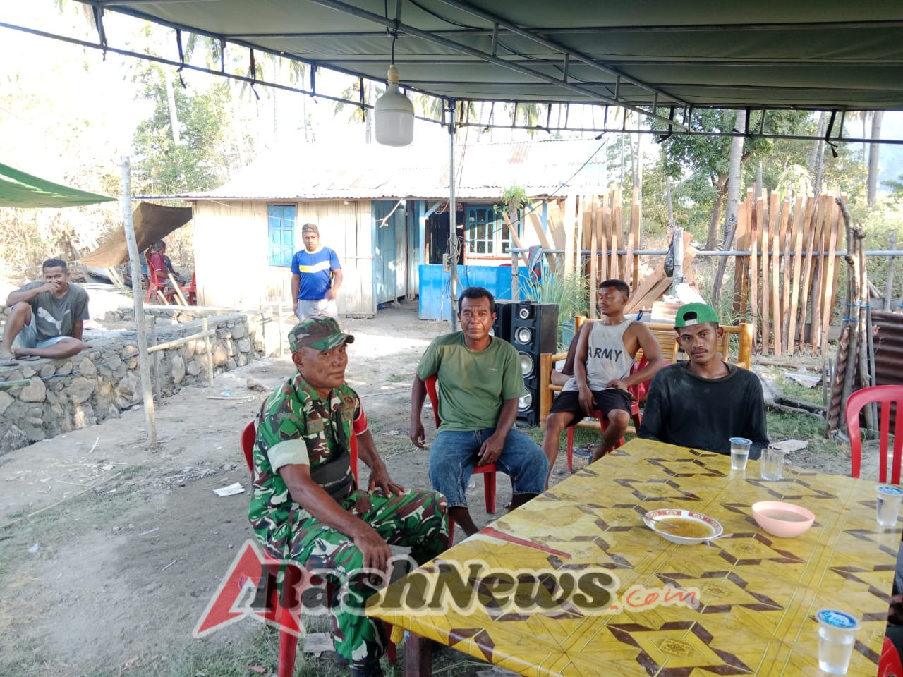Babinsa Sertu Denis Fernandes Ajak Warga Desa Nuanaga Waspadai Kondisi KamtibmasBabinsa Sertu Denis Fernandes Ajak Warga Desa Nuanaga Waspadai Kondisi Kamtibmas