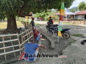 Babinsa Kodim 1602/Ende Laksanakan Karya Bhakti dan Komunikasi Sosial di Tengah Masyarakat