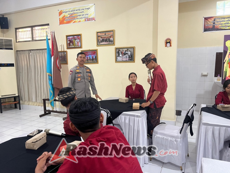 Lewat Jumat Curhat, Polda Bali Berikan Edukasi Tertib Lalu Lintas dan Pencegahan Bullying